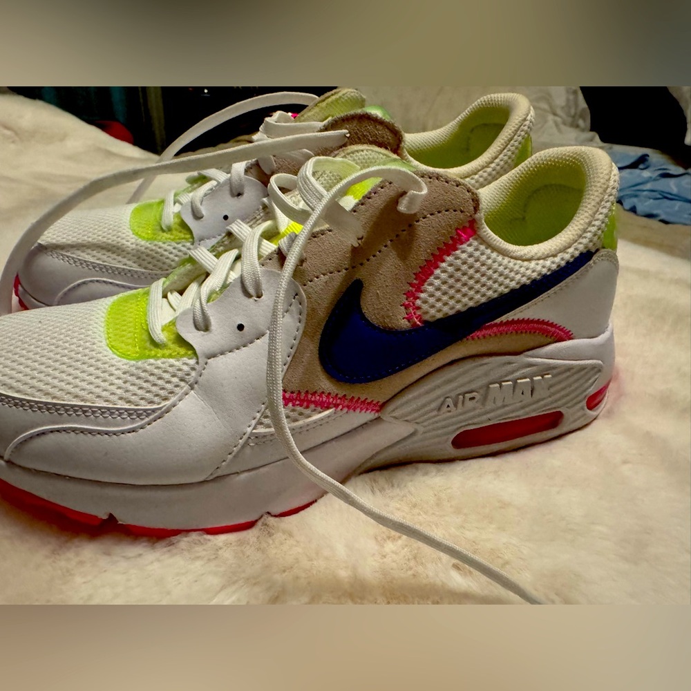 Nike Air Max White and pink Sneakers